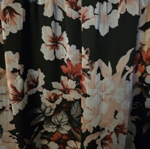 Plus size chiffon floral dress - Picture 2 of 3